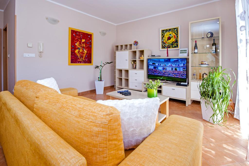 Apartments Karmen Rovinj Exterior foto