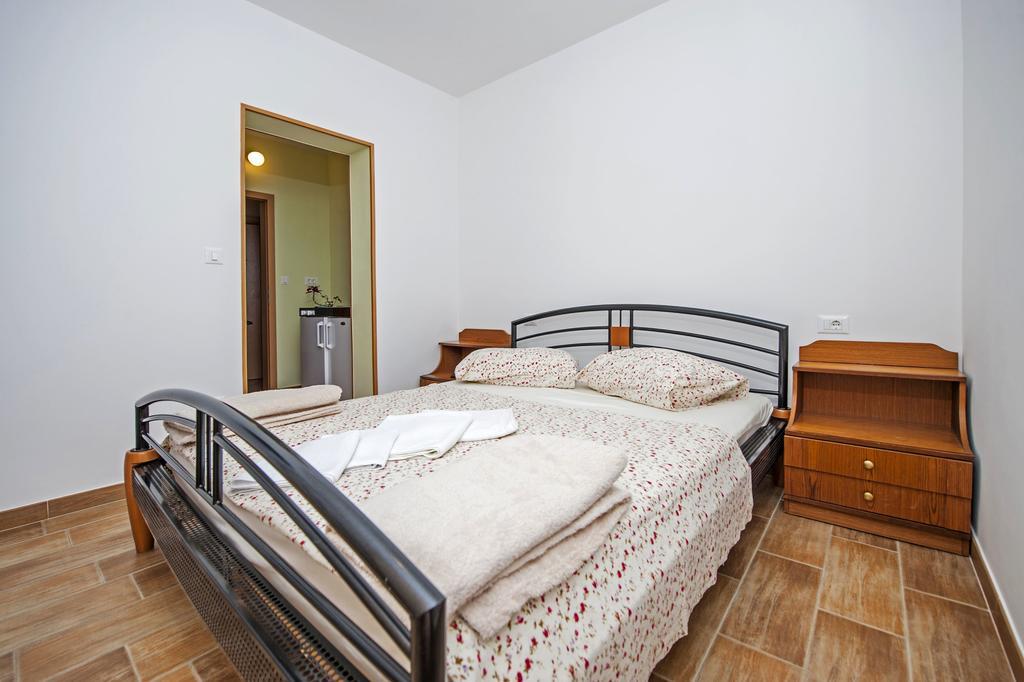 Apartments Karmen Rovinj Exterior foto