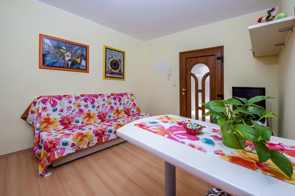 Apartments Karmen Rovinj Exterior foto