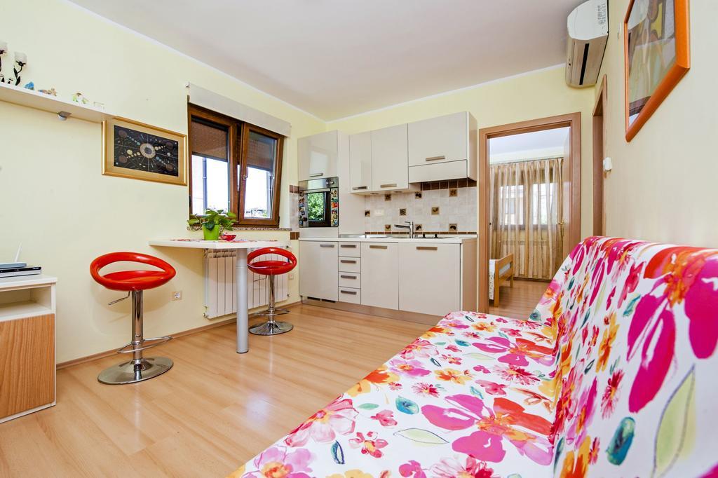Apartments Karmen Rovinj Exterior foto